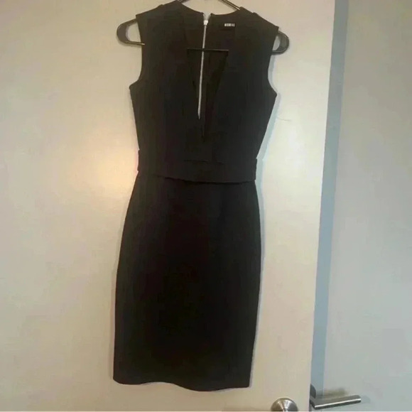 NICHOLAS Deep V Neck Dress with Zipper Back Black Size 2 🔆 - Picture 1 of 2
